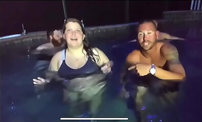 Wife flashing boobs in the pool